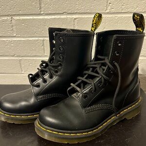 Dr. Martens. Classic black leather.